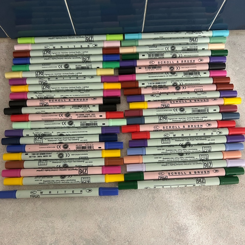 Zig Ultimate Double Sided Marker Set